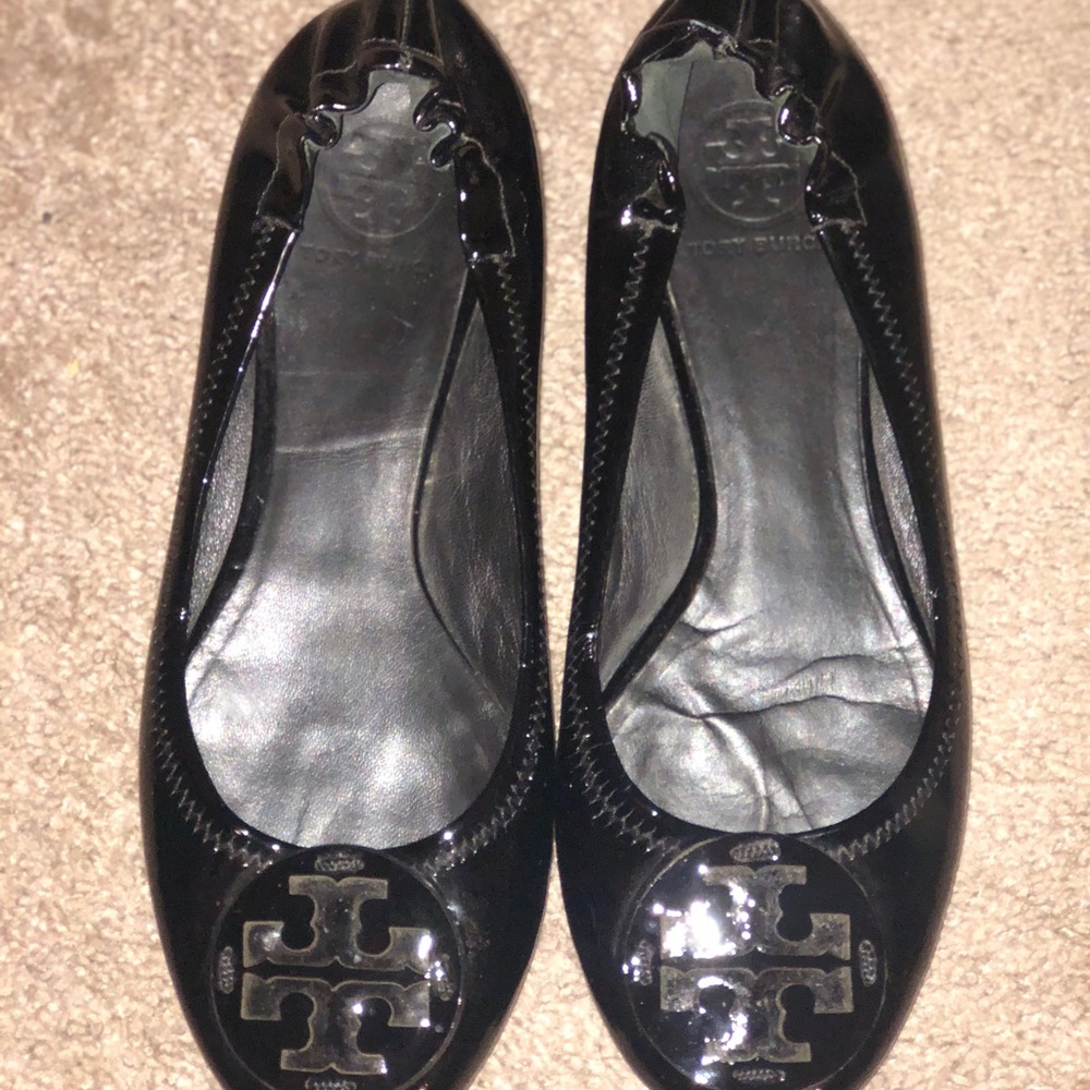 Tory Burch Black Flats !!